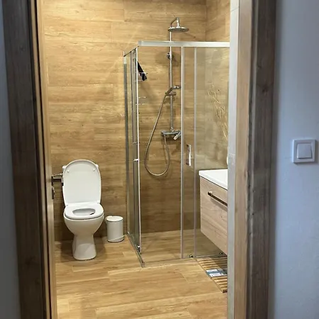 Rodinny Dom S 3 Spalnami Zvolenská Slatina