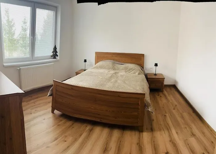 Rodinny Dom S 3 Spalnami * Zvolenská Slatina